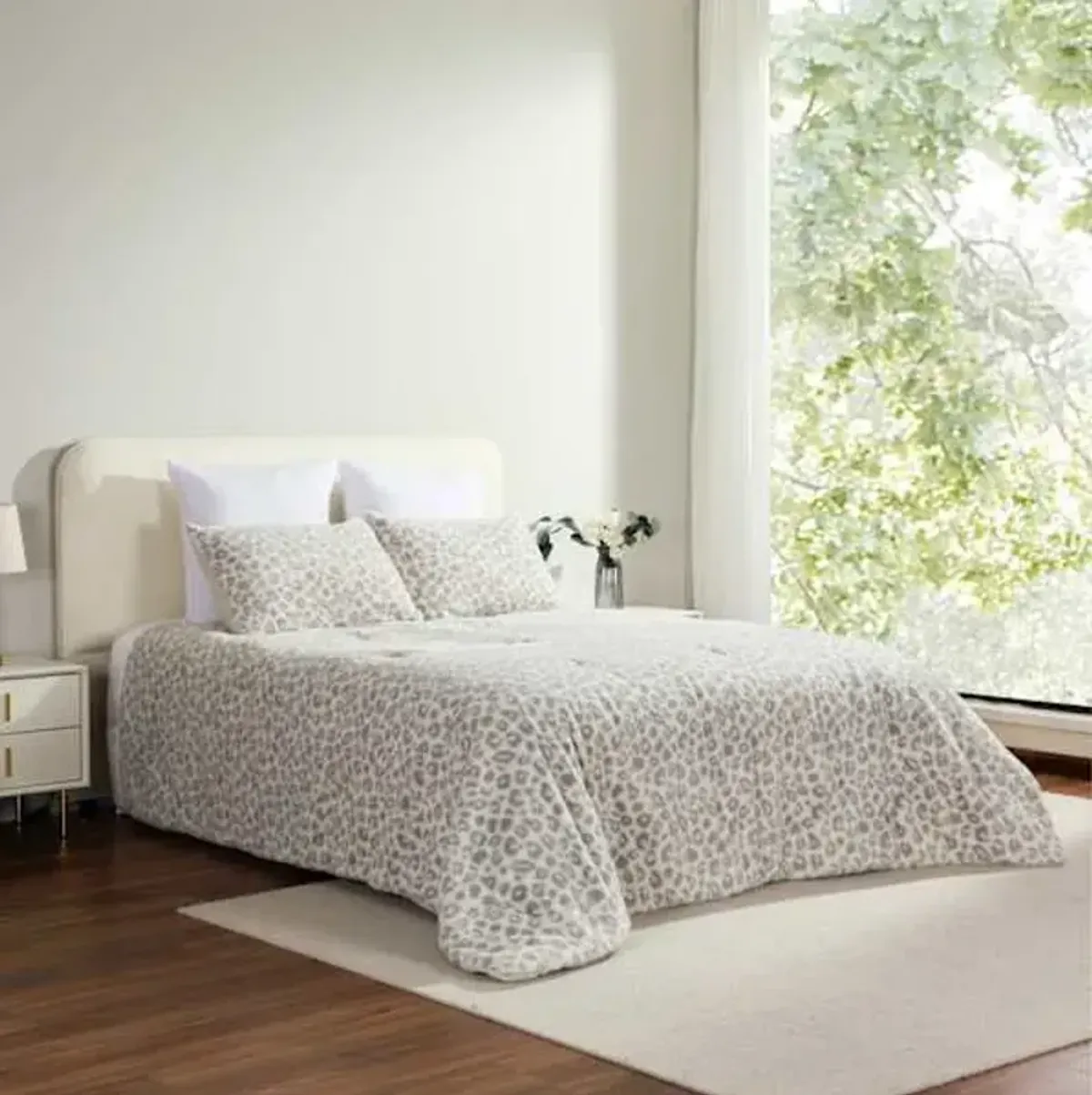 3-Piece Snow Leopard Faux Fur Comforter Set, Full/Queen