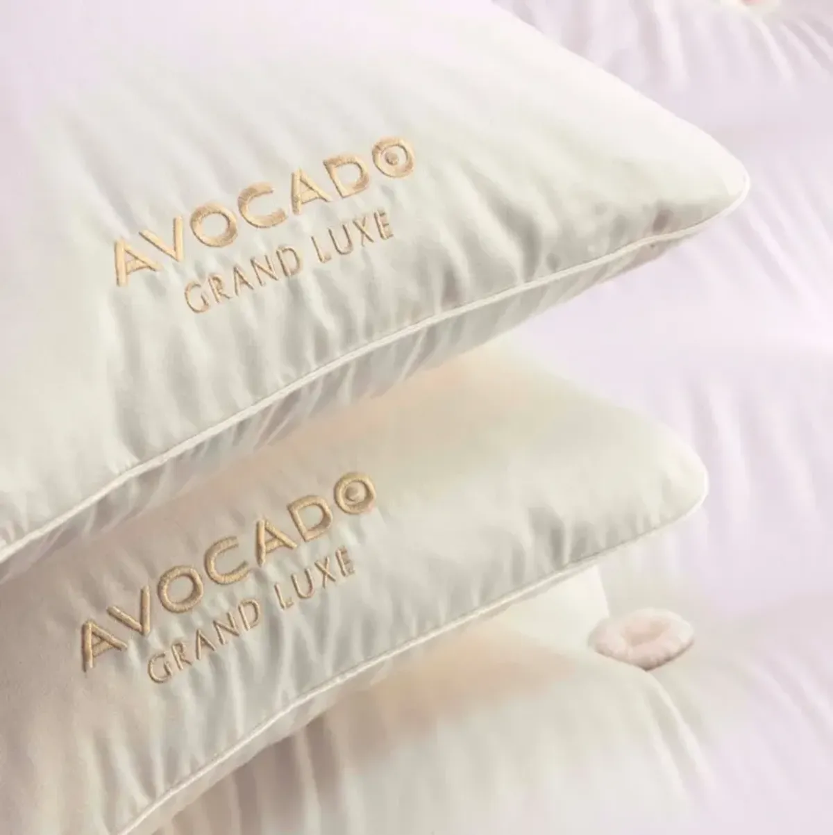 Grand Luxe Pillow