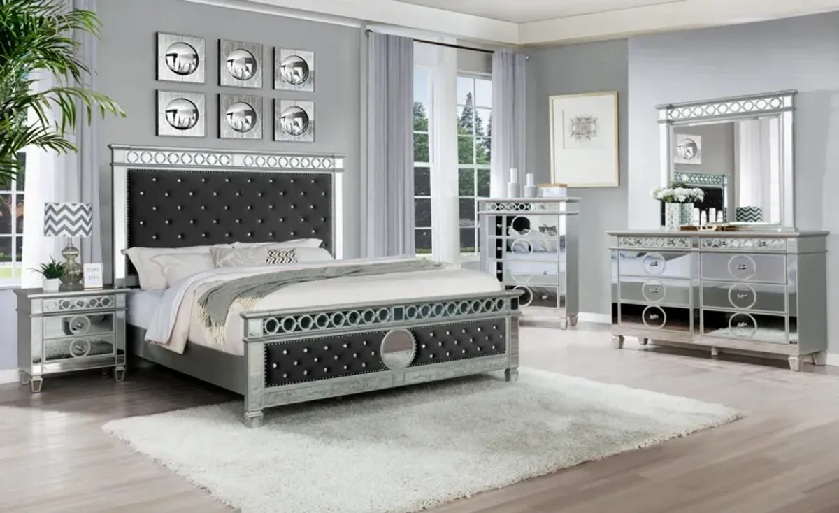 Glam Mirrored 5-Drawer Chest in Silver