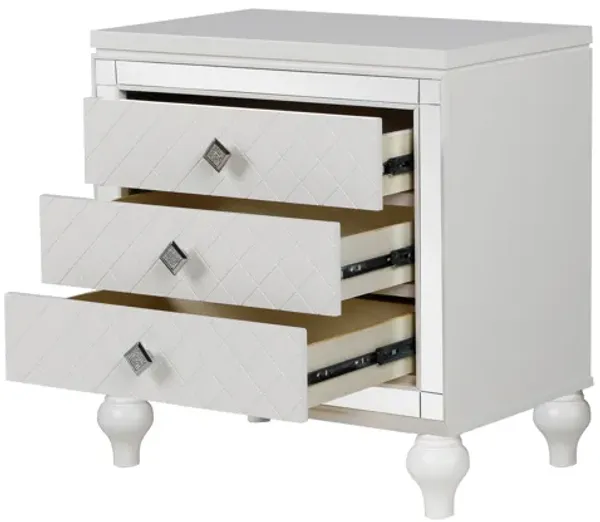 Modern Glam White 3-Drawer Nightstand with Diamond-Textured Fronts & Crystal Knobs