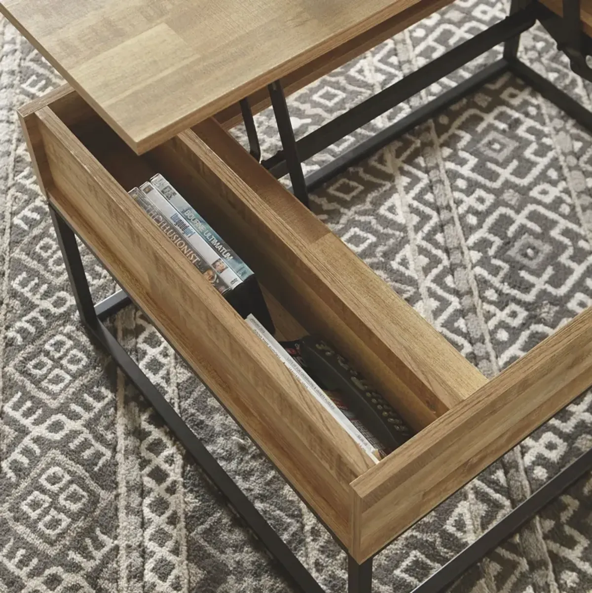 Gerdanet - Natural - Lift Top Cocktail Table