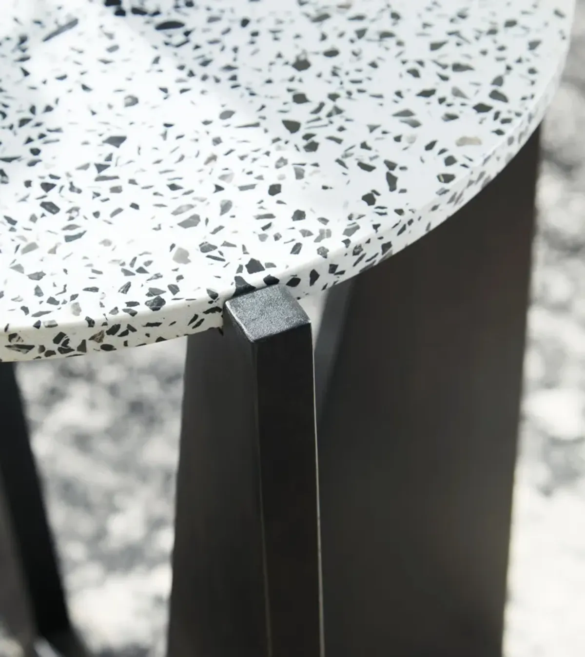 Tellrich - Black / White - Accent Table