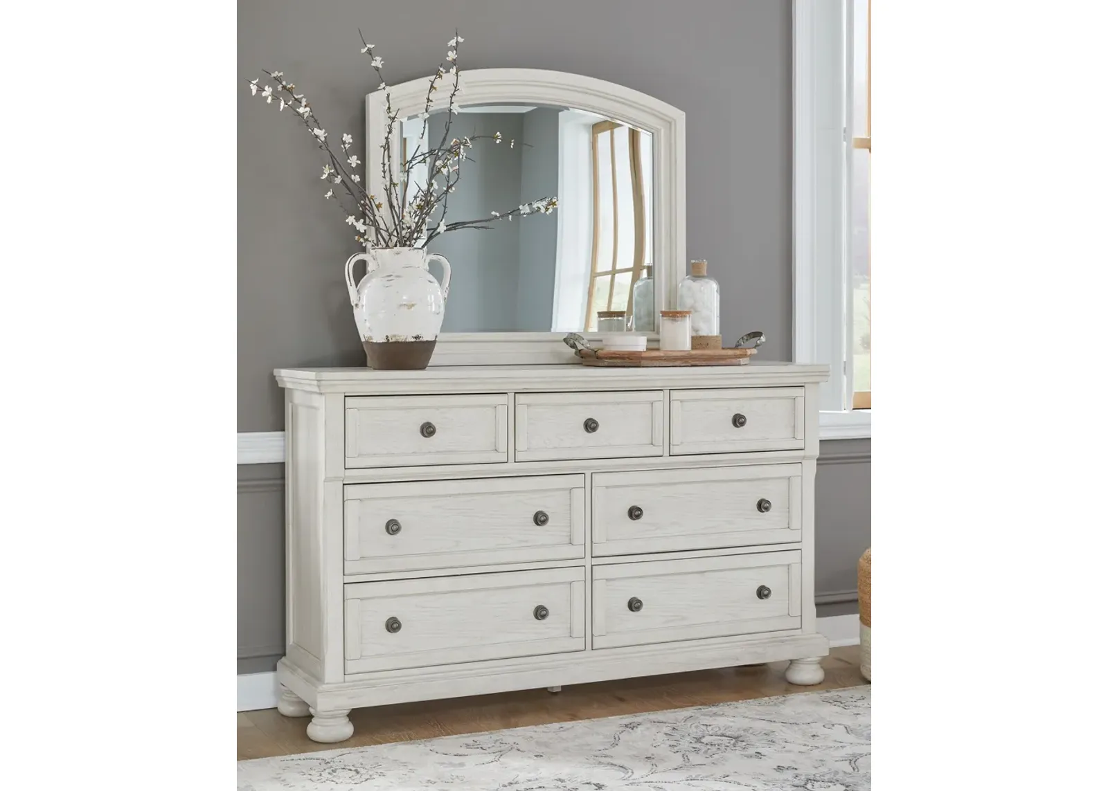 Robbinsdale - Antique White - Dresser, Mirror