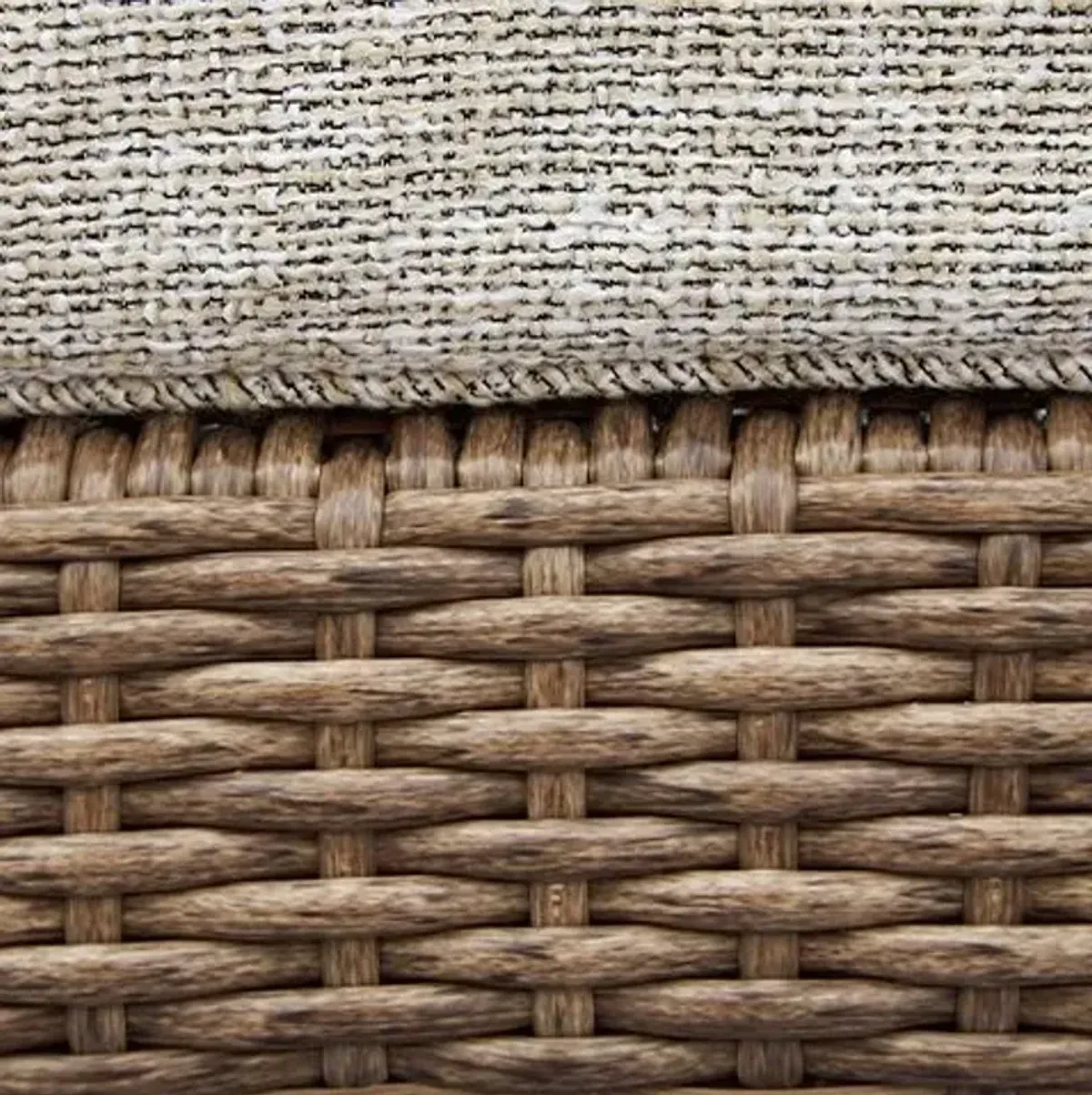 Beachcroft - Chaise Lounge With Cushion - Beige