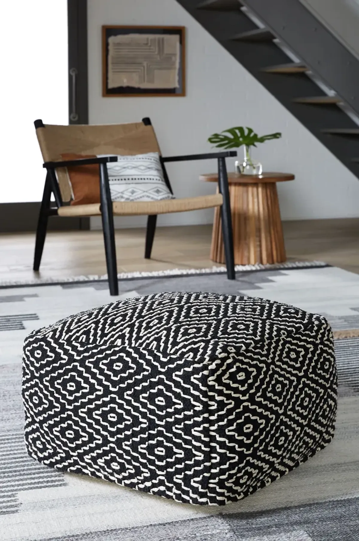 Jasett - Black / Ivory - Pouf