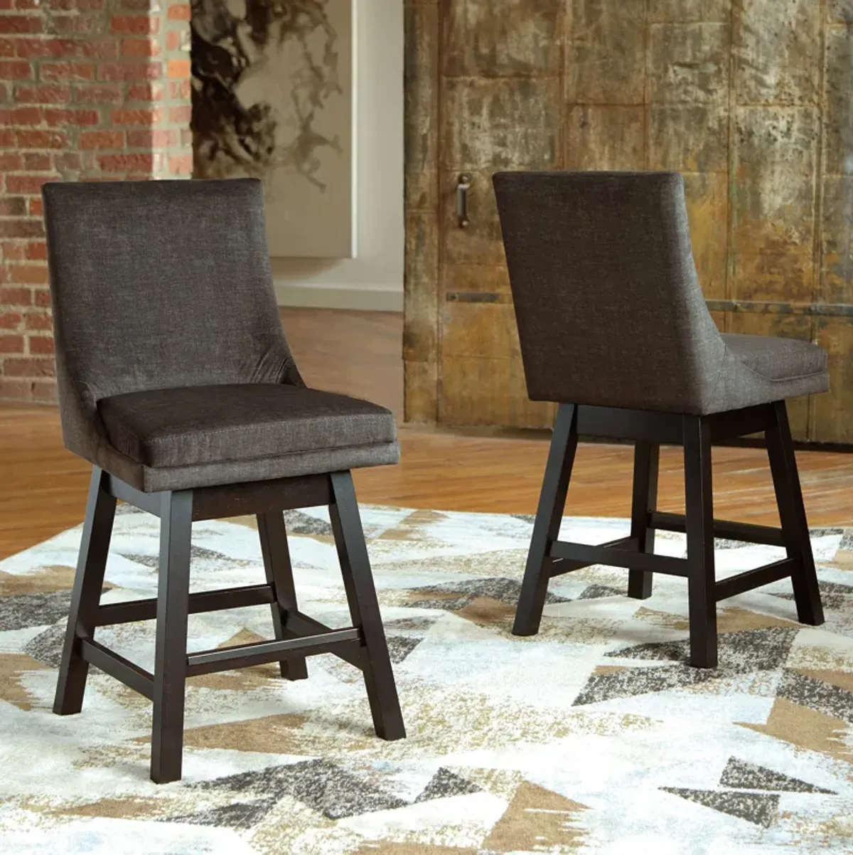 Tallenger - Swivel Barstool (Set of 2)