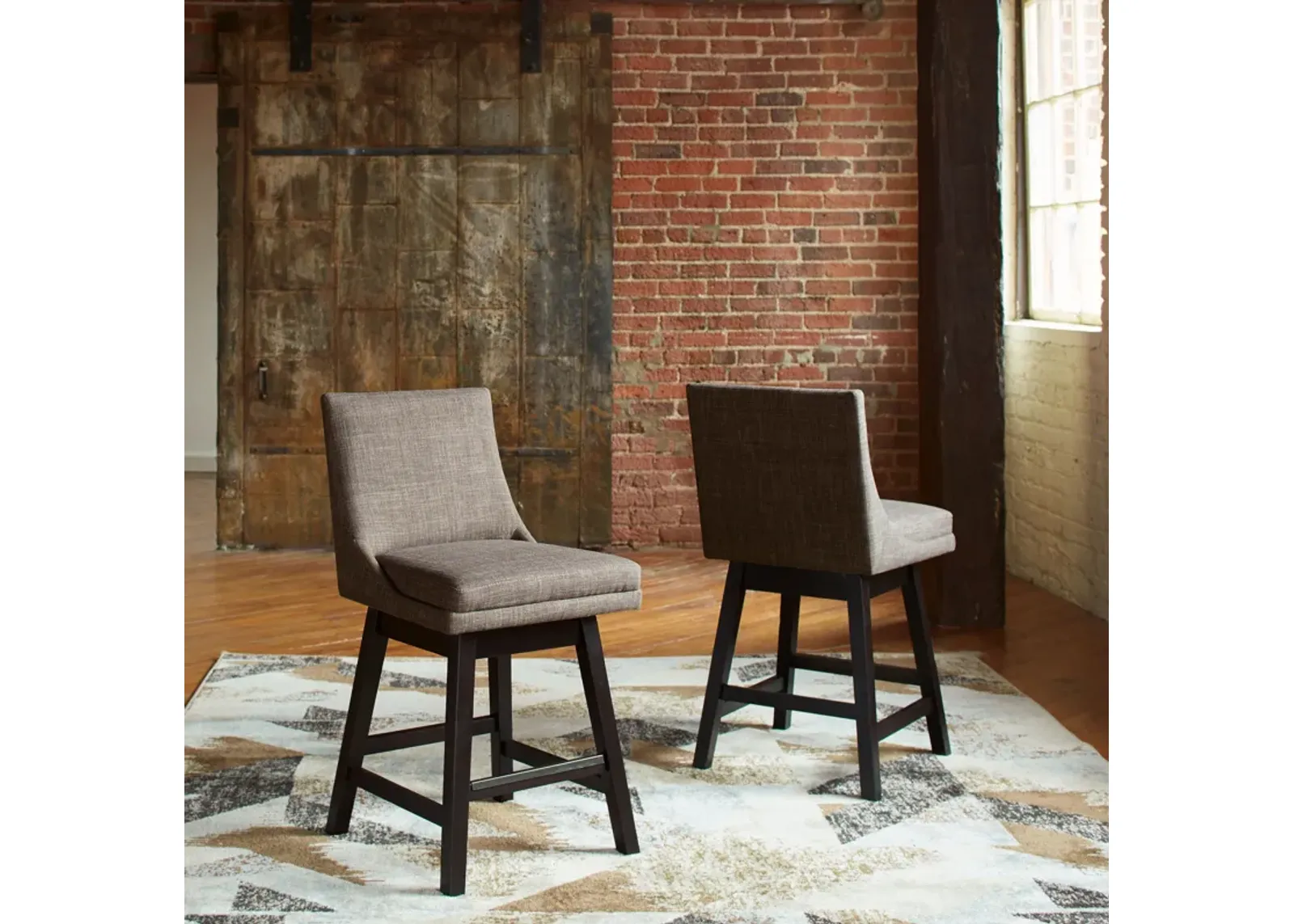 Tallenger - Swivel Barstool (Set of 2)