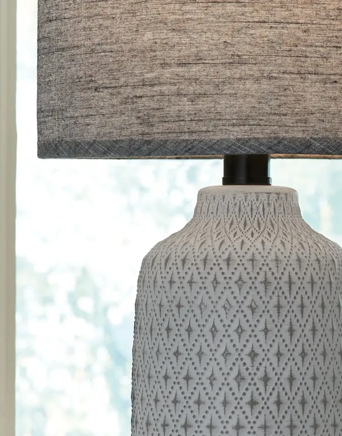 Donnford - Table Lamp