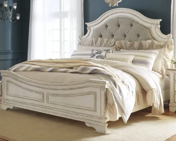 Realyn - Upholstered Panel Bed