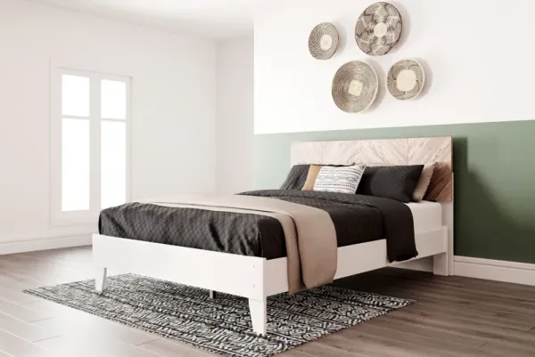 Piperton - Panel Platform Bed