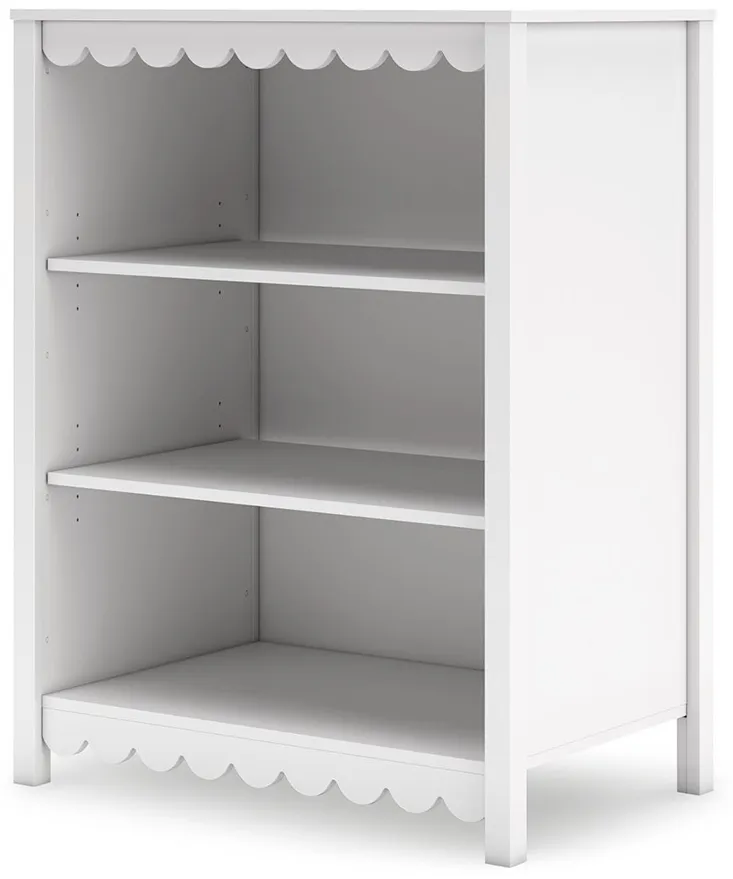 Hallityn - White - Bookcase