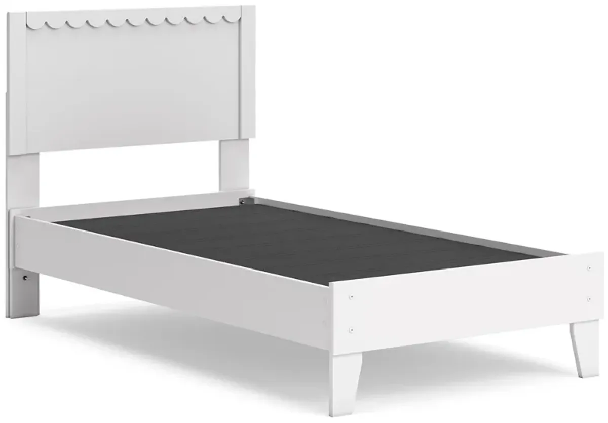 Hallityn - Panel Platform Bed