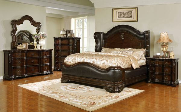 Cherry 6-Piece Traditional Bedroom Set with Bed, Dresser, Mirror, & Nightstand