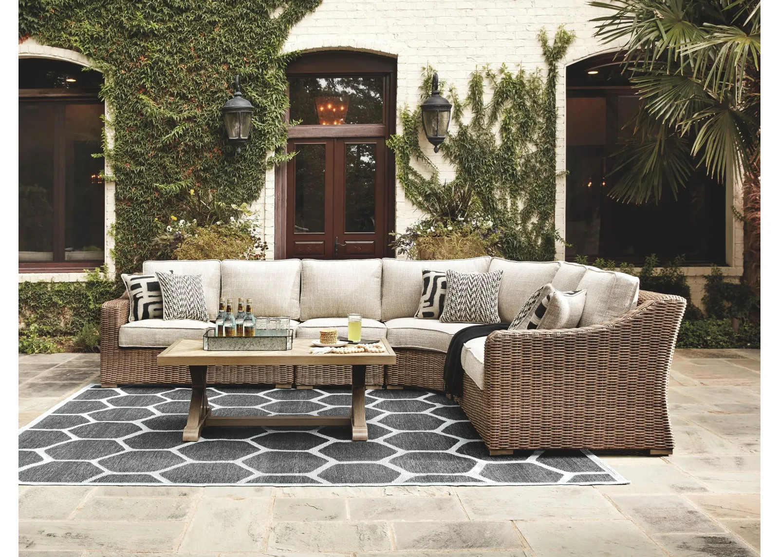 Beachcroft - Sectional Lounge Set