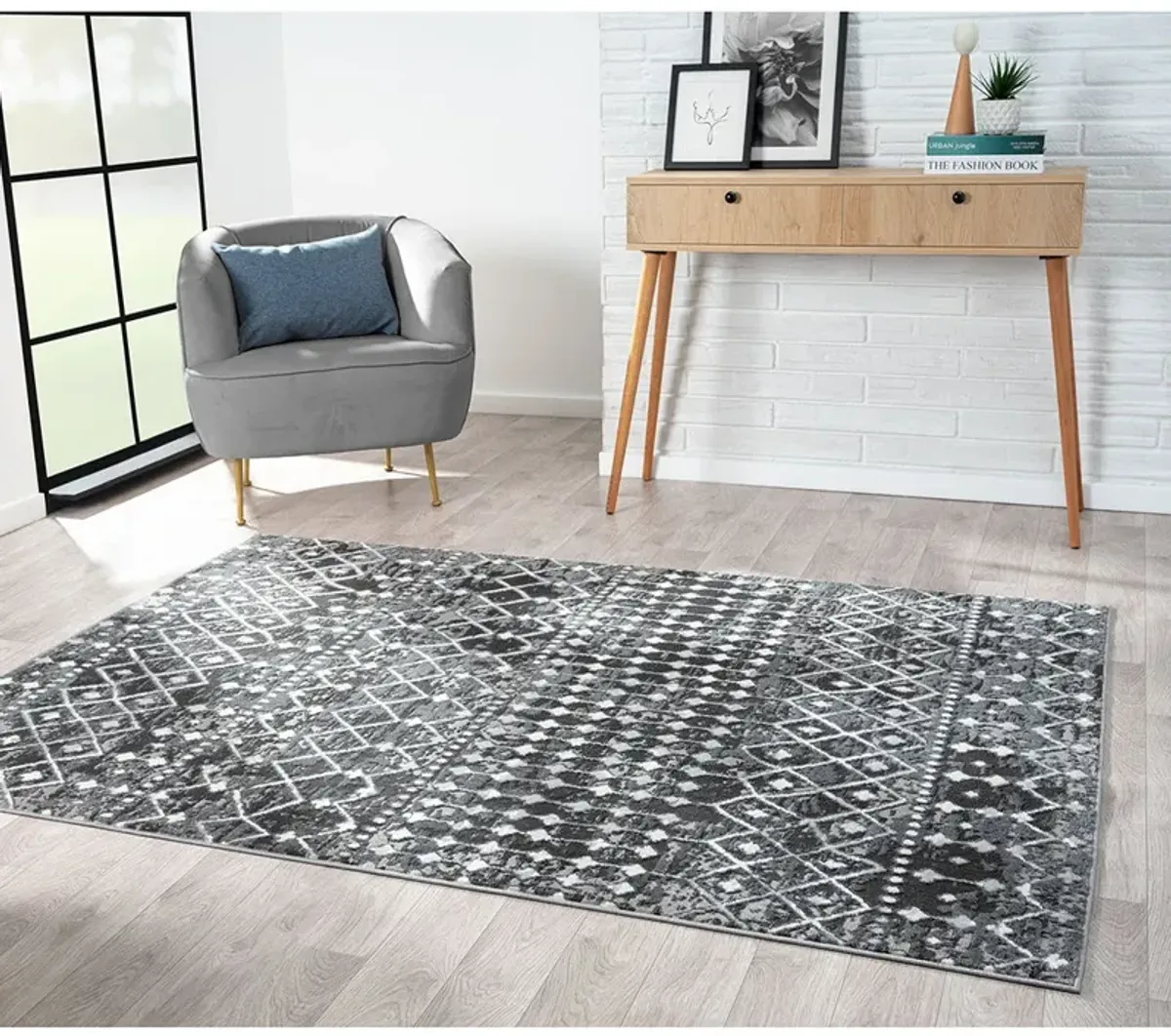 Hannah - Moroccan Global Woven 4' x 6' Area Rug - Black