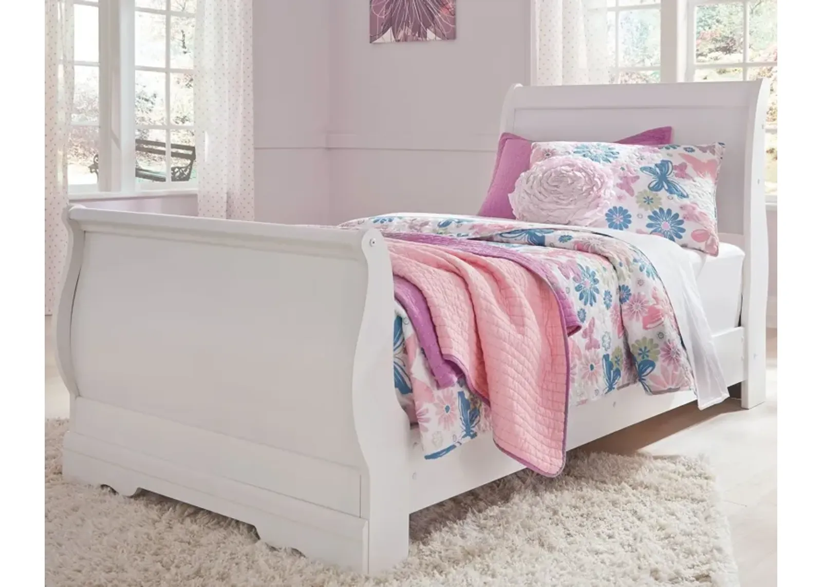 Anarasia - Sleigh Bed