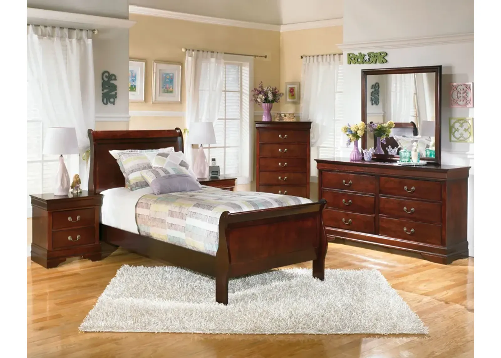 Alisdair - Sleigh Bed Set