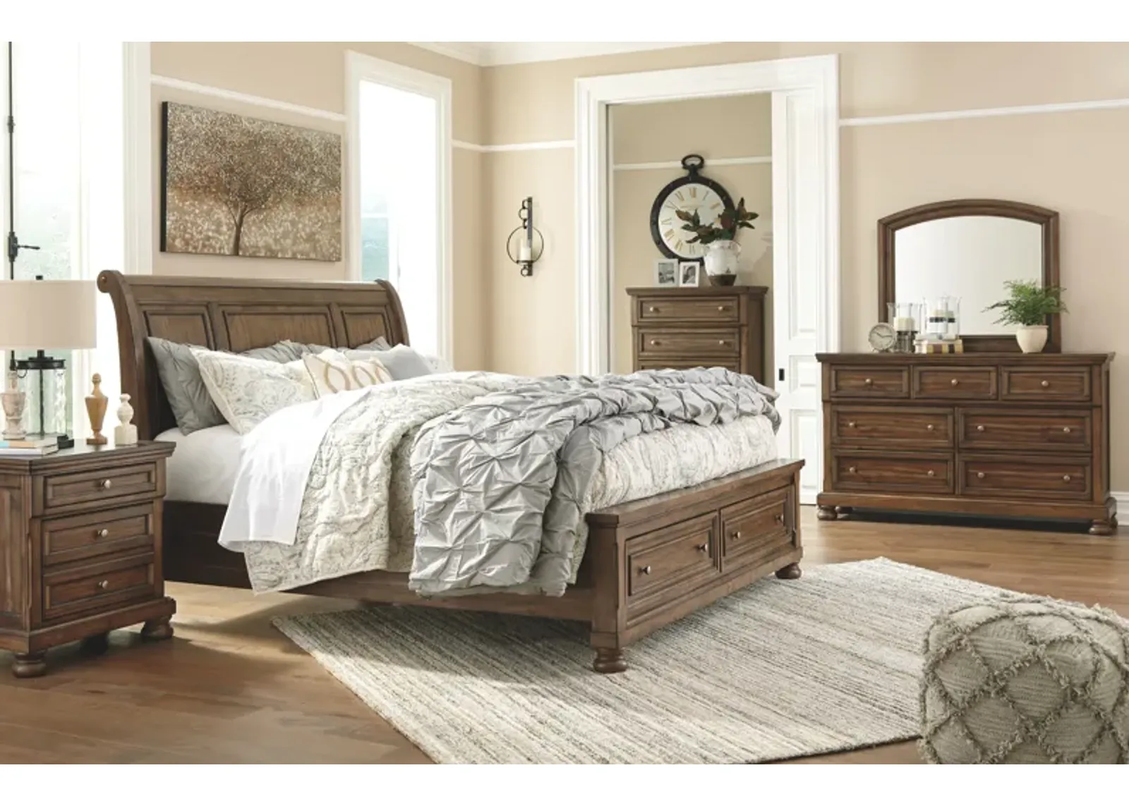 Flynnter - Sleigh Bedroom Set