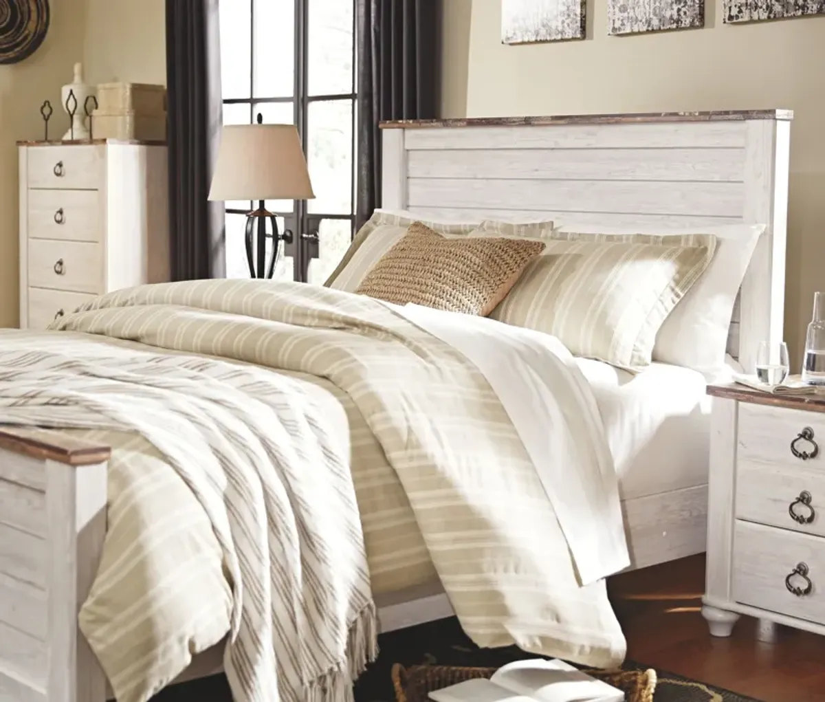 Willowton - Panel Bedroom Set