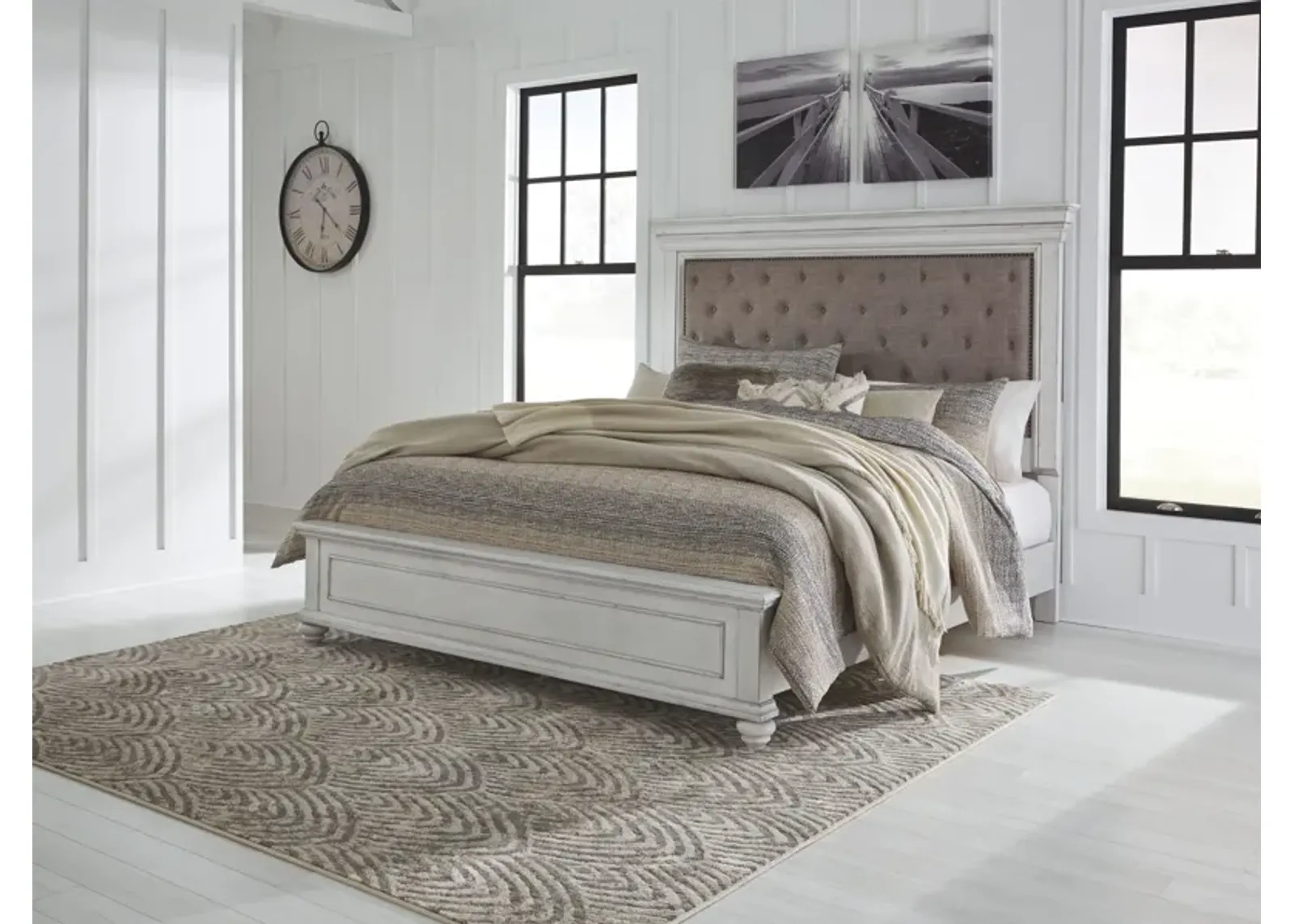 Kanwyn - Upholstered Panel Bed