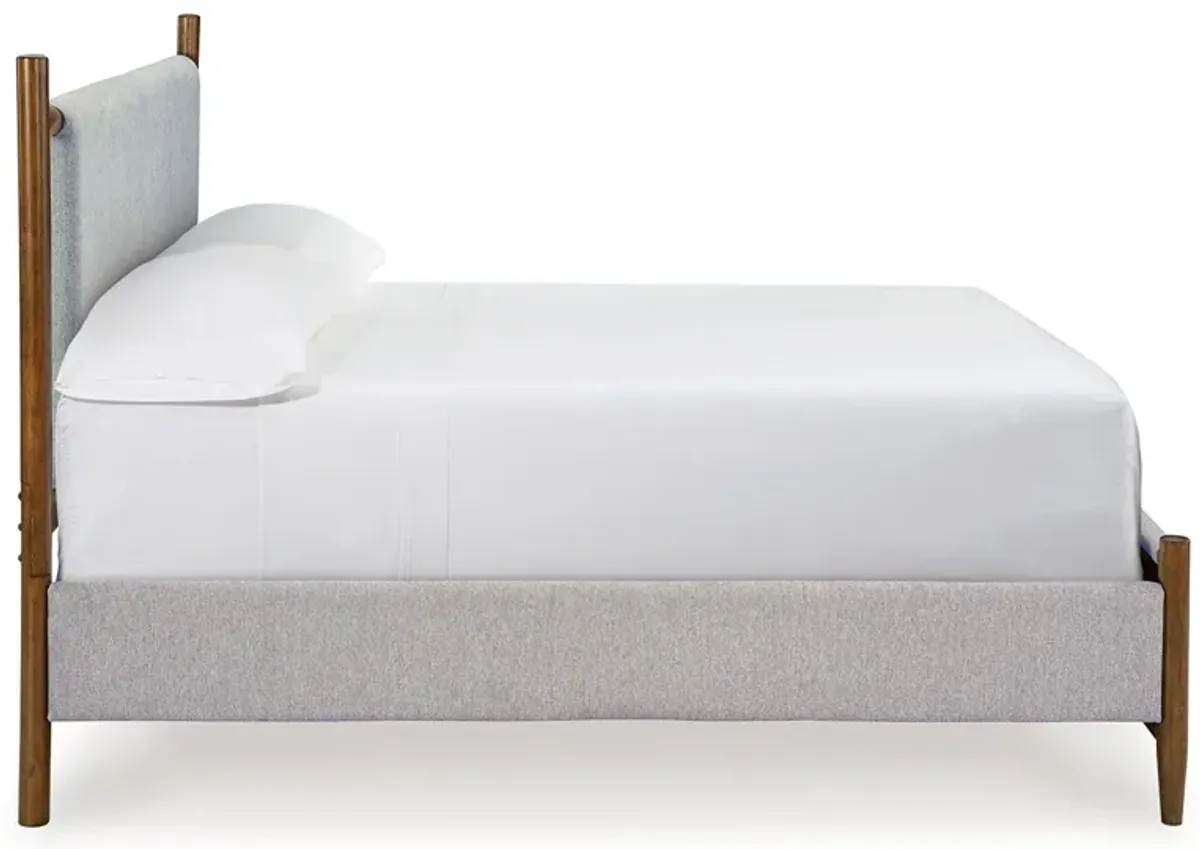 Lyncott - Upholstered Bed