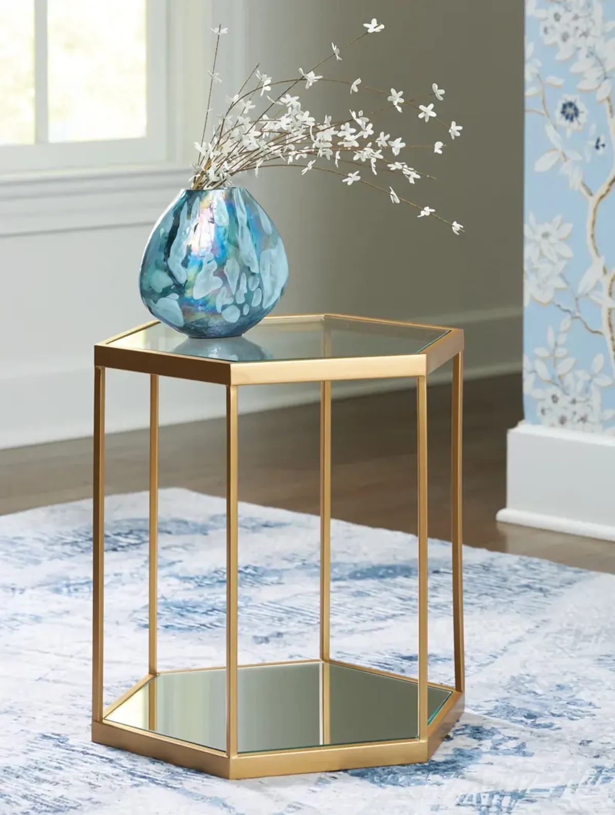 Veerwick - Gold Finish - Accent Cocktail Table