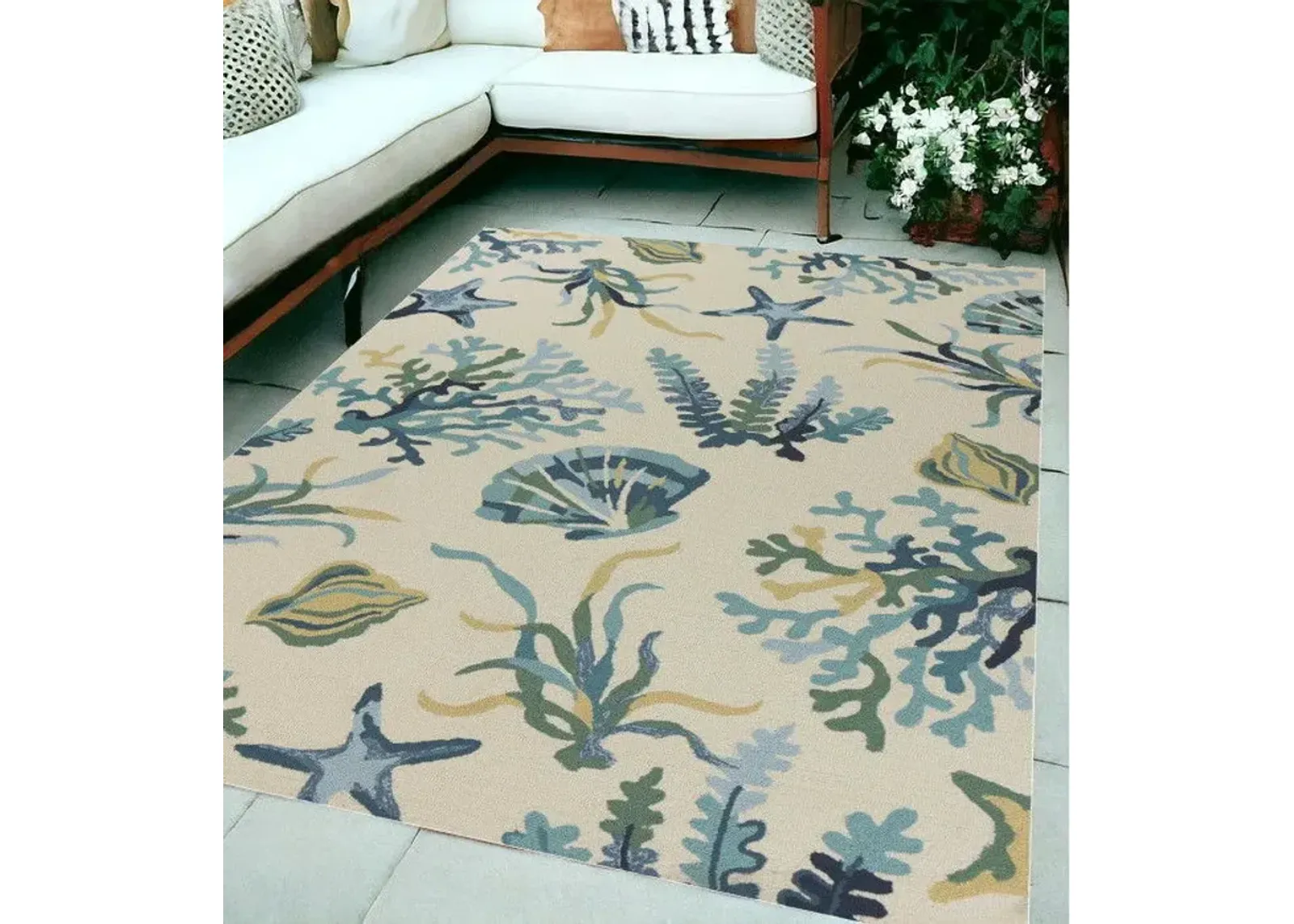 5' X 8' Hand Hooked UV Treated Coastal Reef Indoor / Outdoor Area Rug - Ivory Blue