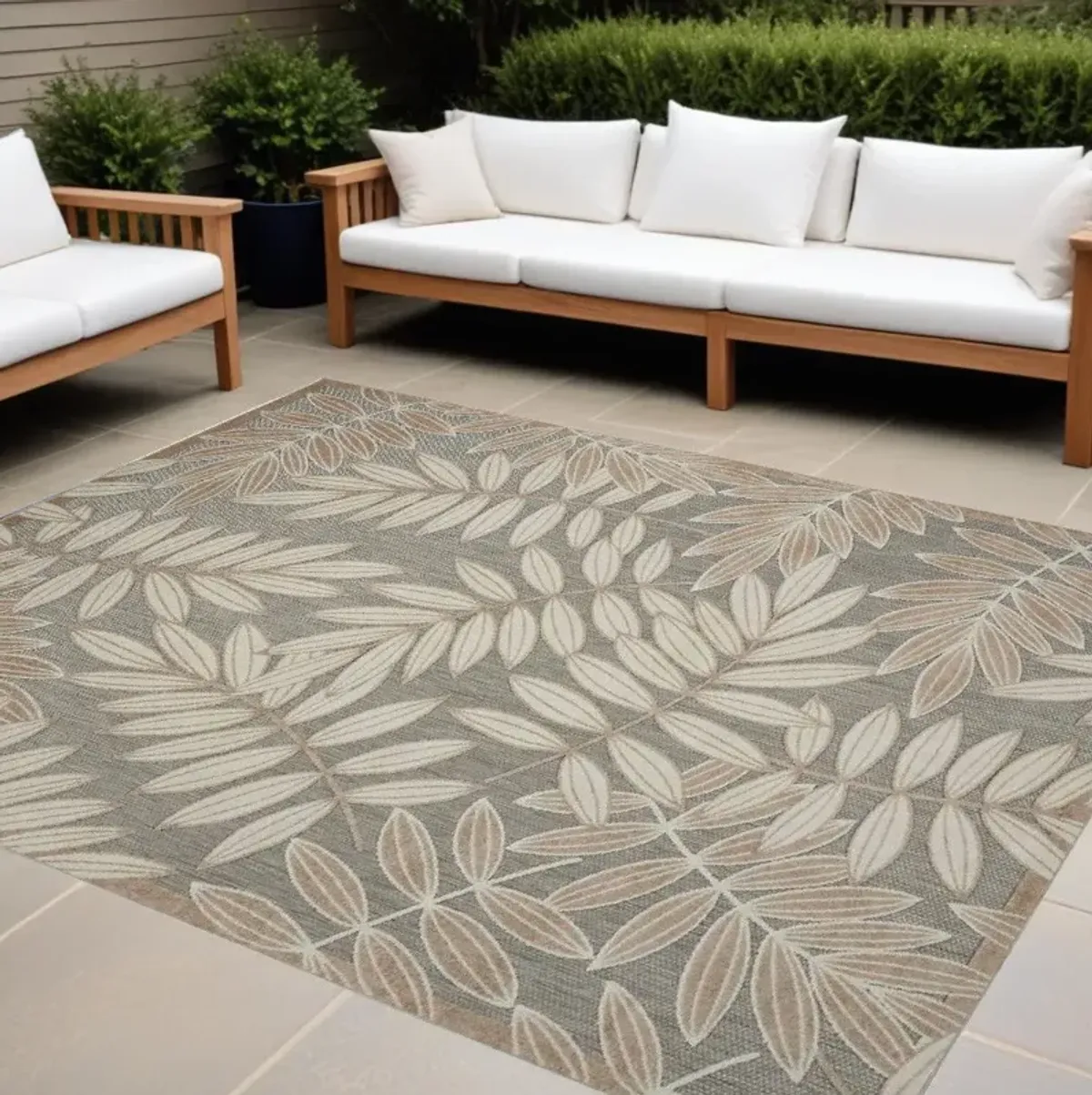 10' X 13' Floral Non Skid Indoor / Outdoor Area Rug - Natural