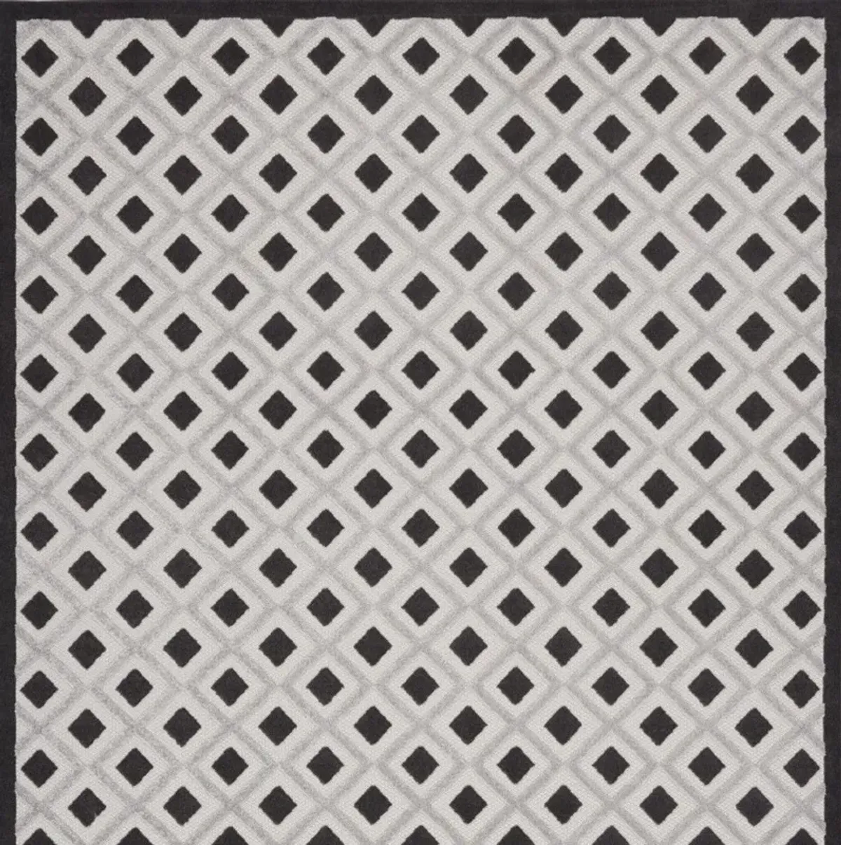 9' X 12' Gingham Non Skid Indoor / Outdoor Area Rug - Black / White