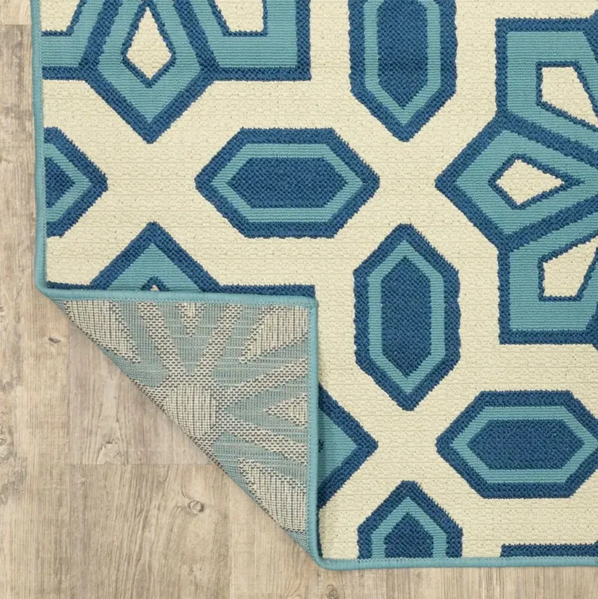 9' X 13' Geometric Stain Resistant Outdoor / Indoor Area Rug - Ivory / Blue