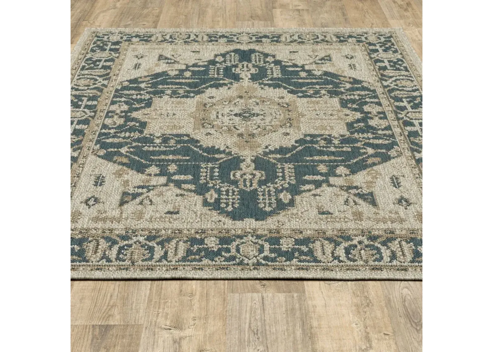 8' X 10' Oriental Stain Resistant Indoor / Outdoor Area Rug - Gray