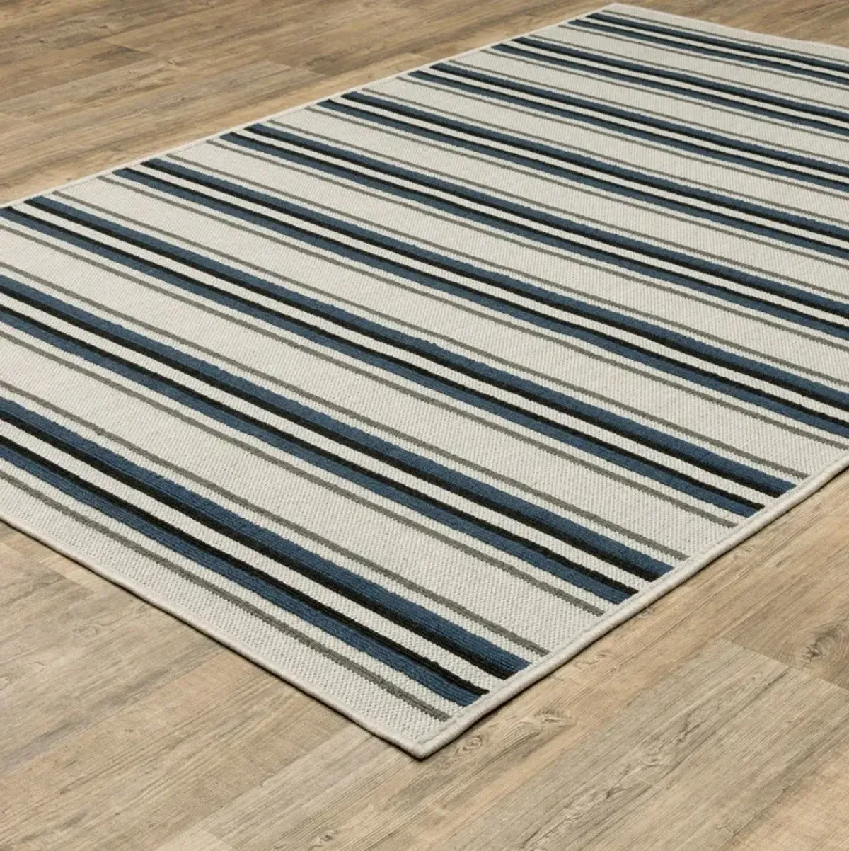 8' X 10' Geometric Stain Resistant Indoor & Outdoor Area Rug - Blue / Beige