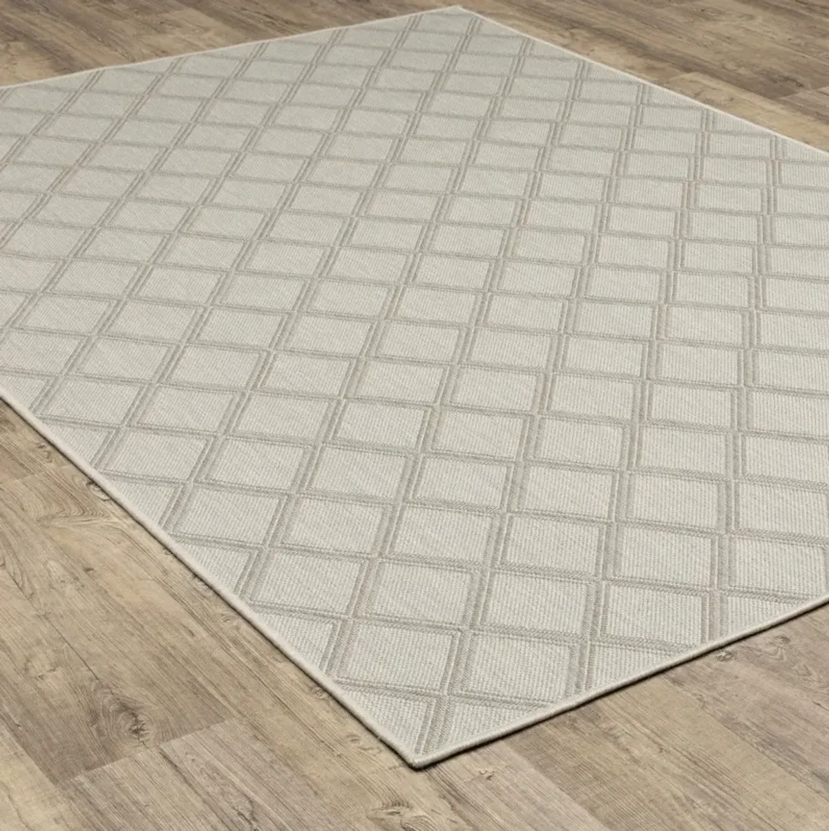 3' X 5' Geometric Stain Resistant Outdoor / Indoor Area Rug - Gray / Ivory