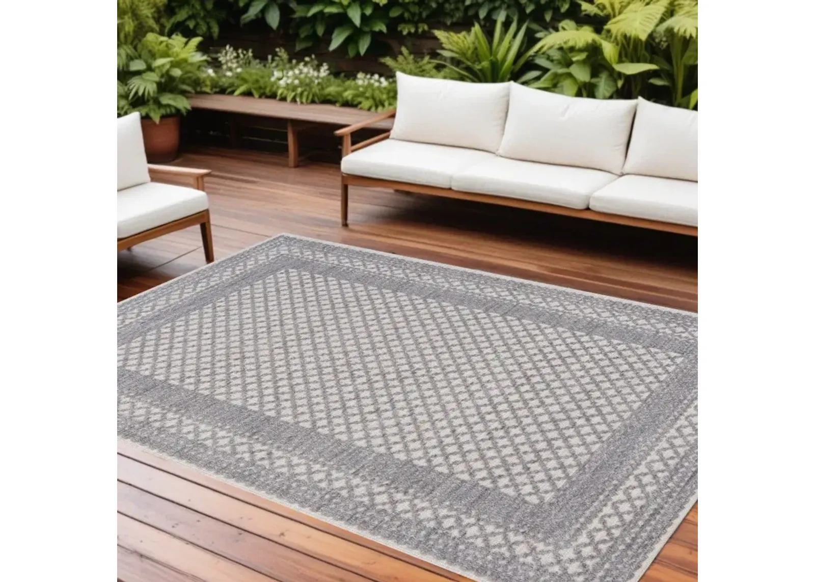 8' X 9' Geometric Indoor / Outdoor Area Rug - Blue