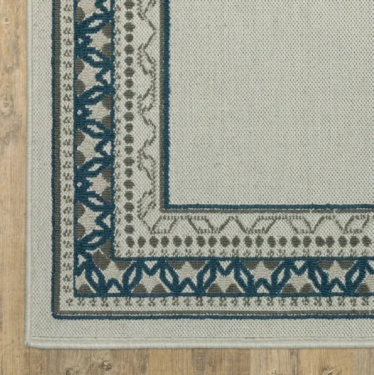 2' X 4' Stain Resistant Indoor / Outdoor Area Rug - Blue / Beige