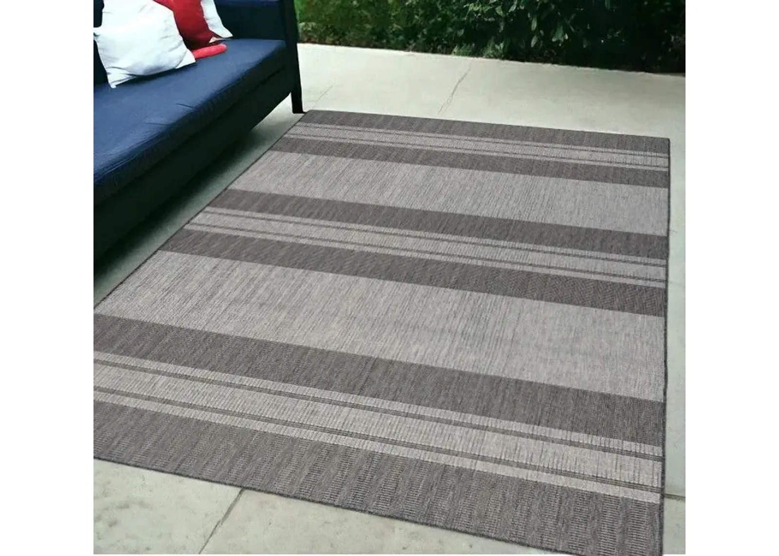 5' X 8' Striped Stain Resistant Outdoor / Indoor Area Rug - Blue / Gray