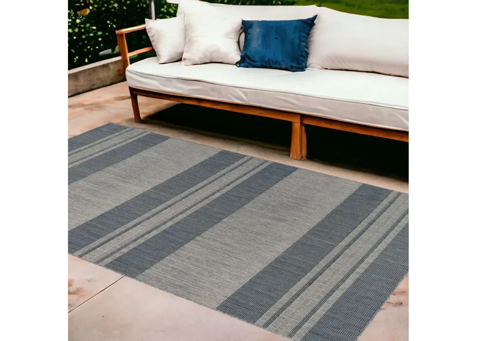 8' X 10' Striped Stain Resistant Indoor / Outdoor Area Rug - Blue / Gray