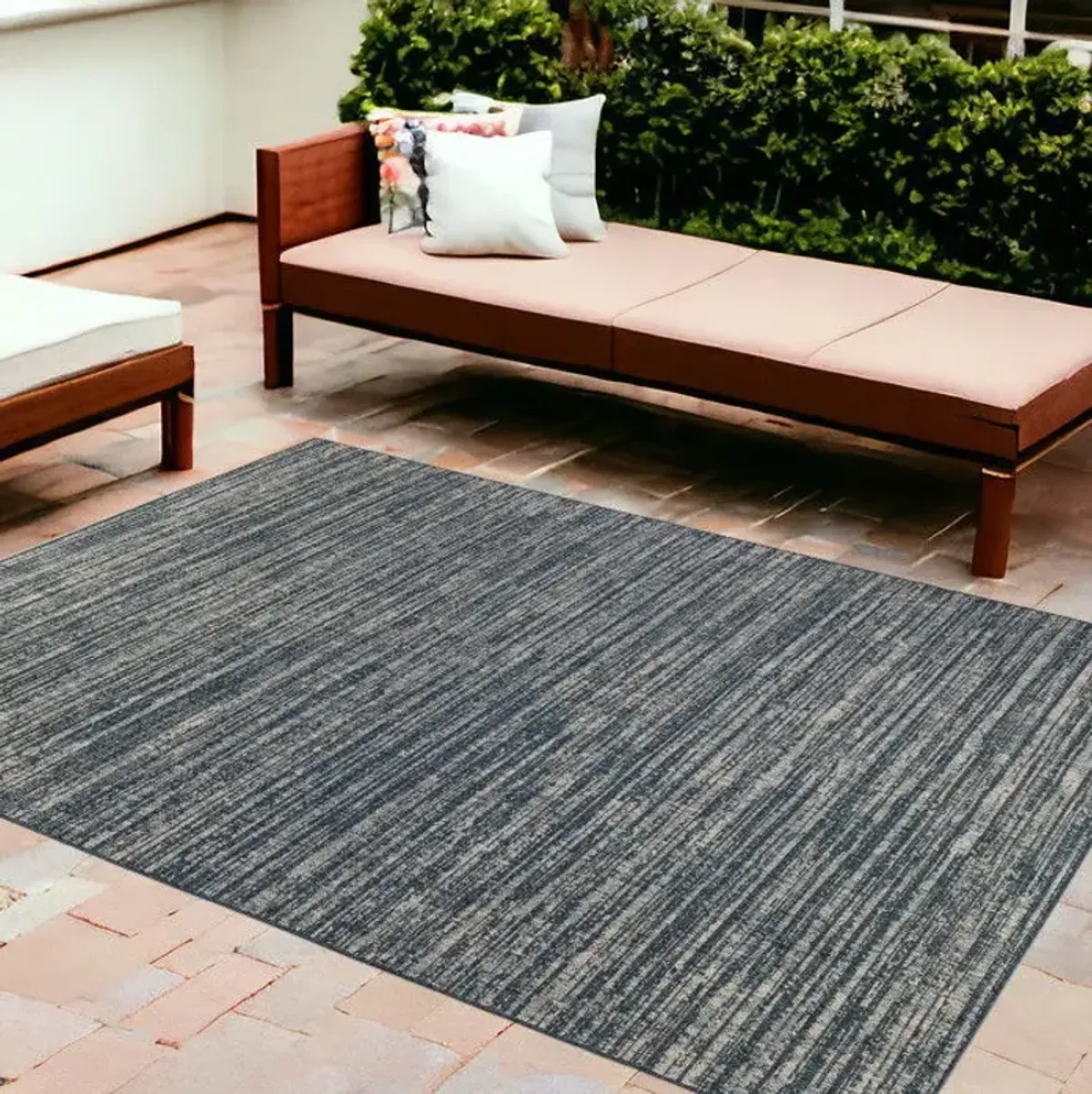 8' X 10' Striped Stain Resistant Indoor / Outdoor Area Rug - Gray / Blue