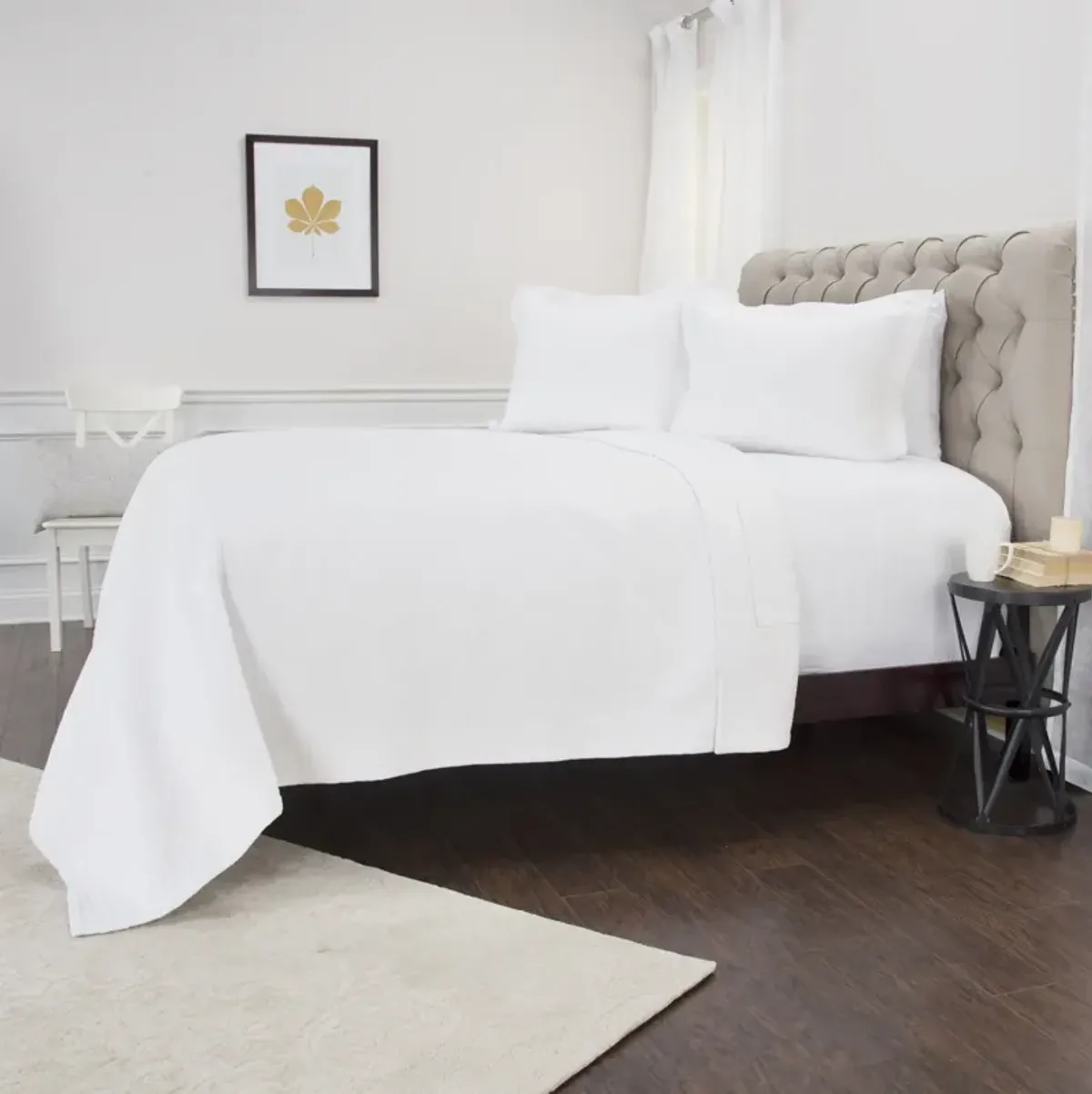 Queen Cotton 300 Thread, Count Machine Washable Down Alternative Comforter - White