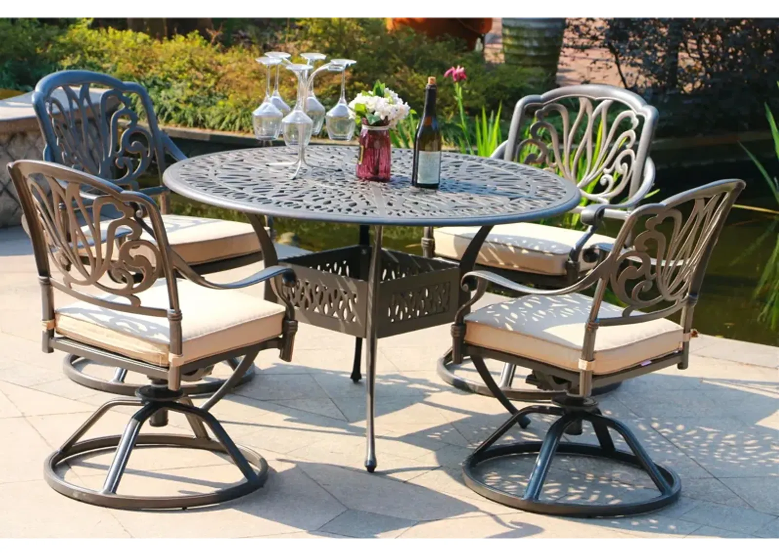 Round 48.03" Long Aluminum Dining Set With Cushions