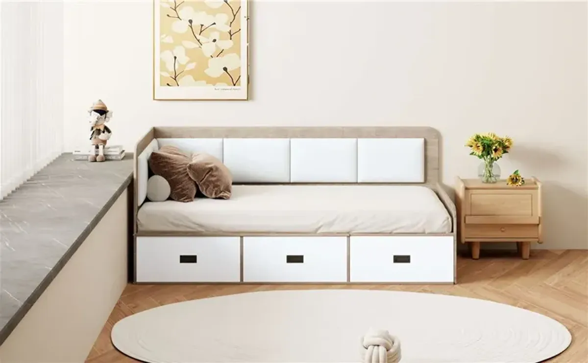 Daybed With Three Drawers And Three Storage Compartments