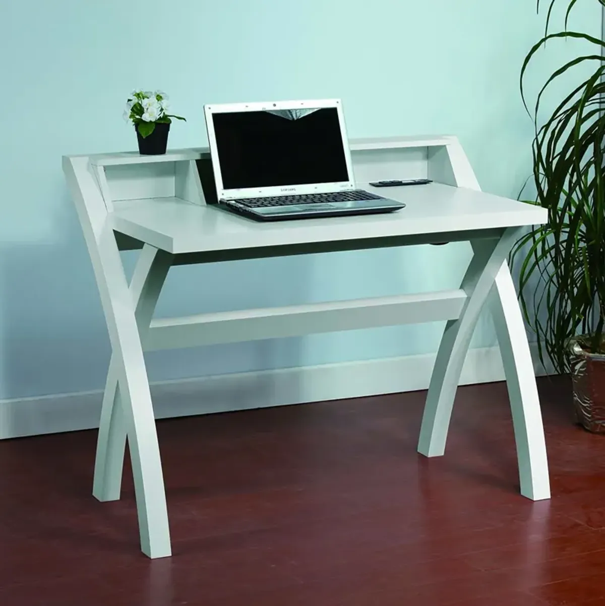 Crosshatch Desk, Workstation Desk With USB / Power Outlet - White