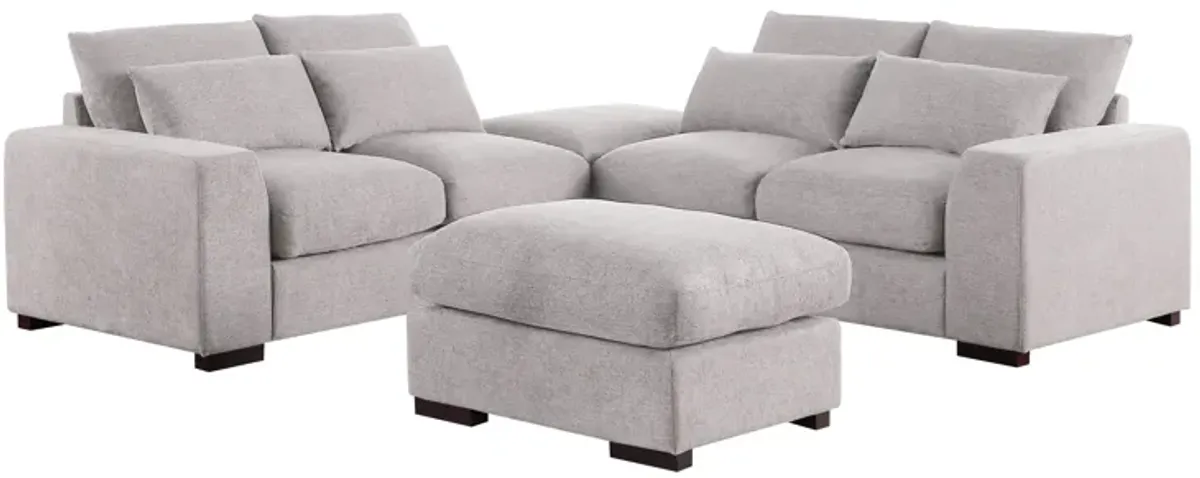 Tatman - Linen Blend Sectional With 2 Ottomans