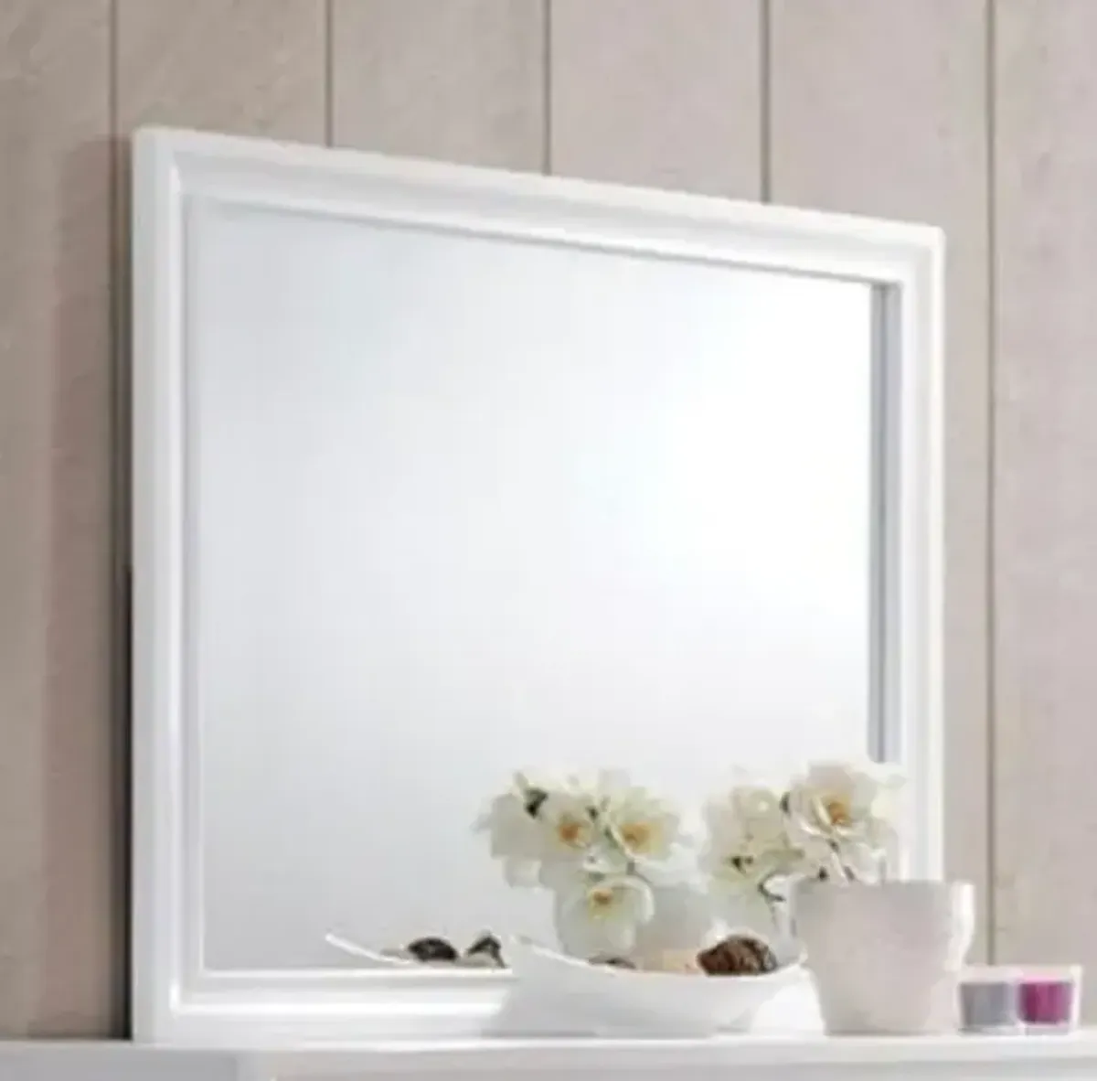 Naima - Minimalist Design Mirror