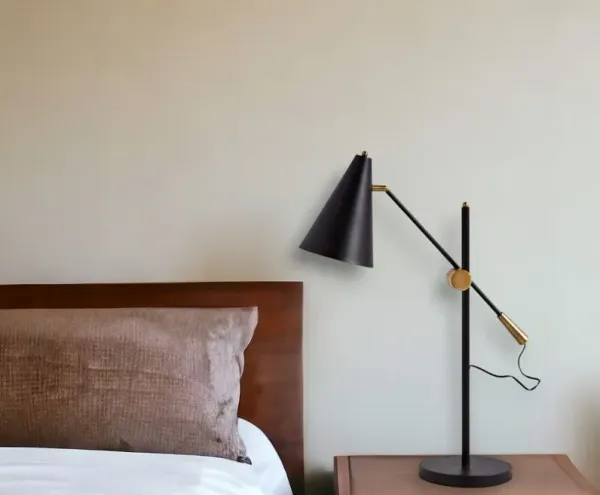 Metal Swing Arm With Black Cone Shade - Black