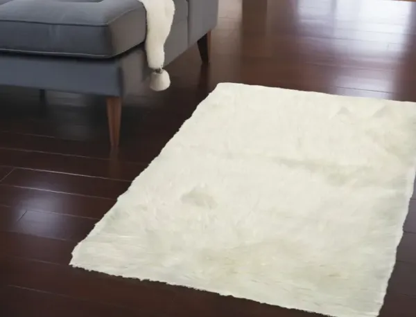 2' x 3' Faux Fur Washable Area Rug - Off White