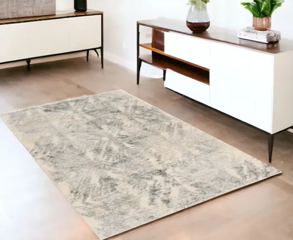 4' x 6' Damask Area Rug - Gray And Ivory