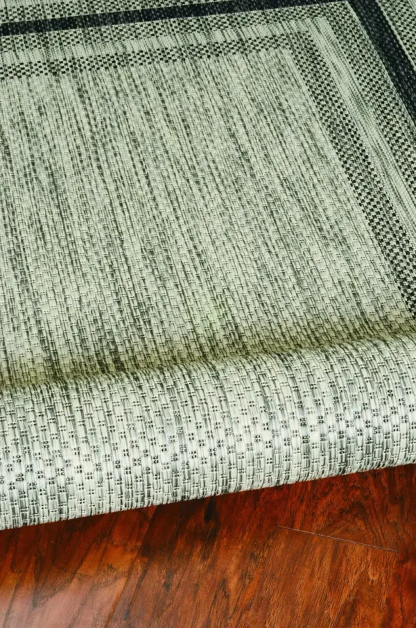 5' x 8' Bordered Area Rug - Gray