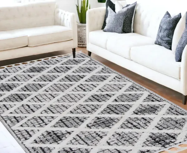 5' x 8' Geometric Area Rug - Charcoal