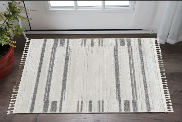 3.3' x 4.9' Abstract Area Rug - Ivory